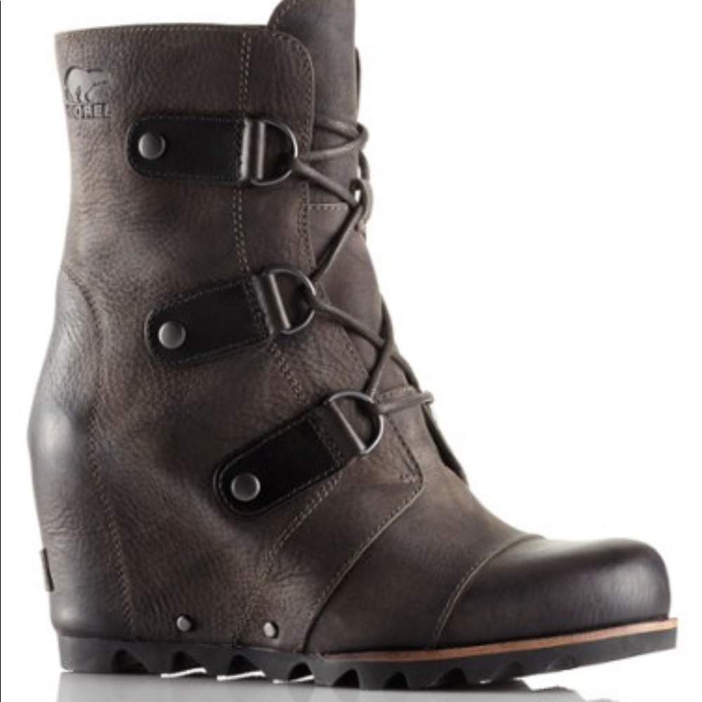 BNWT Sorel Joan of Arctic Wedge boots! 🖤